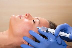 procedemento de mesoterapia para o rexuvenecemento da pel